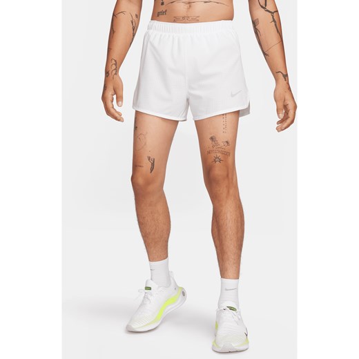 Męskie spodenki do biegania z wszytą bielizną Dri-FIT Nike Fast 8 cm - Biel ze sklepu Nike poland w kategorii Spodenki męskie - zdjęcie 169757130