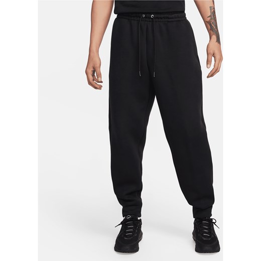 Męskie spodnie z dzianiny Nike Tech Fleece Reimagined - Czerń ze sklepu Nike poland w kategorii Spodnie męskie - zdjęcie 169757260