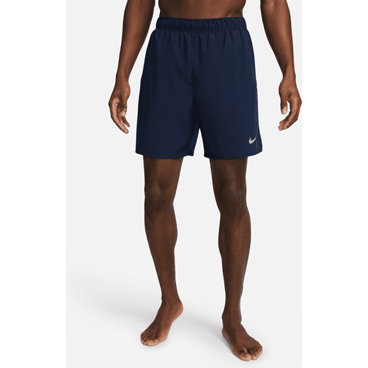 Męskie spodenki do biegania z wszytą bielizną Dri-FIT Nike Challenger 18 cm - Niebieski ze sklepu Nike poland w kategorii Spodenki męskie - zdjęcie 169757974