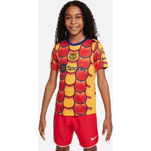 Przedmeczowa koszulka piłkarska dla dużych dzieci Nike Dri-FIT FC Barcelona Academy Pro - Żółty ze sklepu Nike poland w kategorii T-shirty chłopięce - zdjęcie 169758494