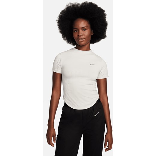 Bluzka damska Nike biała w sportowym stylu z krótkimi rękawami na lato 