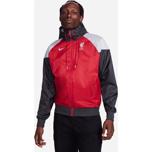 Męska kurtka piłkarska z tkaniny z kapturem Nike Liverpool F.C. Sport Essentials Windrunner - Czerwony ze sklepu Nike poland w kategorii Kurtki męskie - zdjęcie 169759341