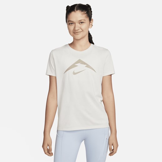 Bluzka damska Nike letnia z krótkimi rękawami 