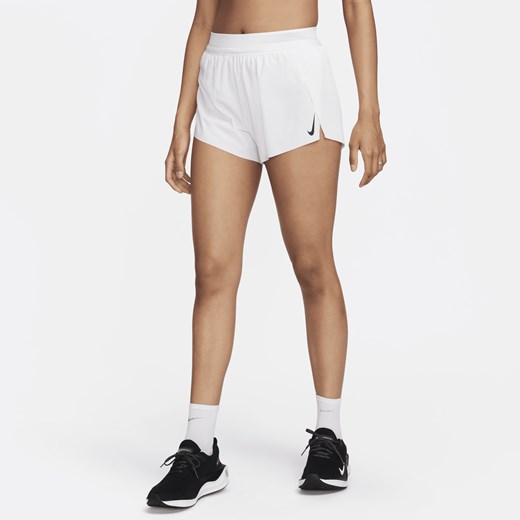 Damskie spodenki do biegania ze średnim stanem i wszytą bielizną 8 cm Dri-FIT Nike L (EU 44-46) Nike poland