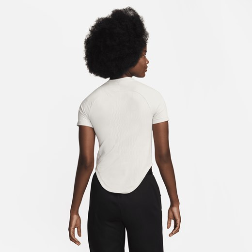 Bluzka damska biała Nike z okrągłym dekoltem w sportowym stylu na lato 