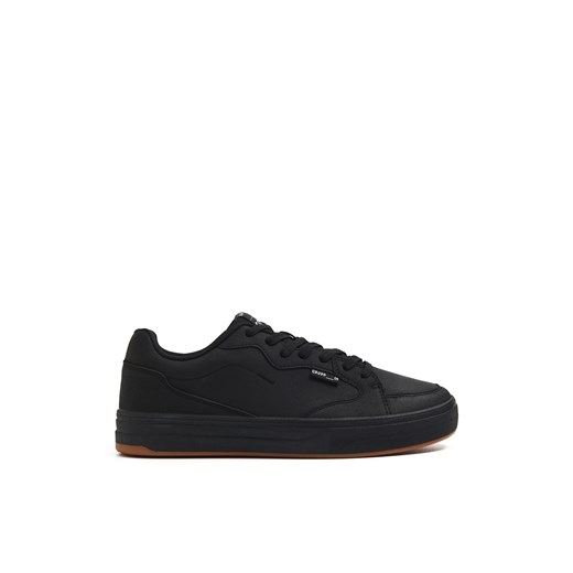 Cropp - Niskie czarne buty z grubą podeszwą - czarny ze sklepu Cropp w kategorii Buty sportowe męskie - zdjęcie 169779102