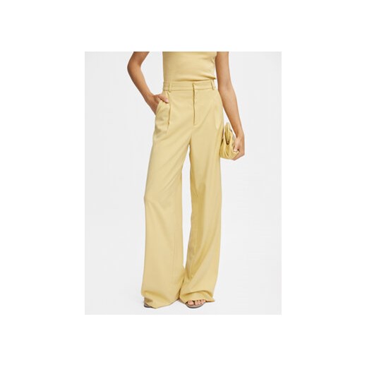 Gestuz Spodnie materiałowe Paula 10906861 Żółty Relaxed Fit ze sklepu MODIVO w kategorii Spodnie damskie - zdjęcie 169785430