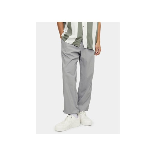 Jack&Jones Spodnie dresowe Karl 12253040 Szary Loose Fit ze sklepu MODIVO w kategorii Spodnie męskie - zdjęcie 169785431