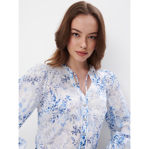 Mohito - Bluzka w niebieskie kwiaty - błękitny Mohito 40 Mohito