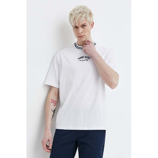 Tommy Jeans t-shirt bawełniany męski kolor biały z aplikacją DM0DM18656 ze sklepu ANSWEAR.com w kategorii T-shirty męskie - zdjęcie 169803194
