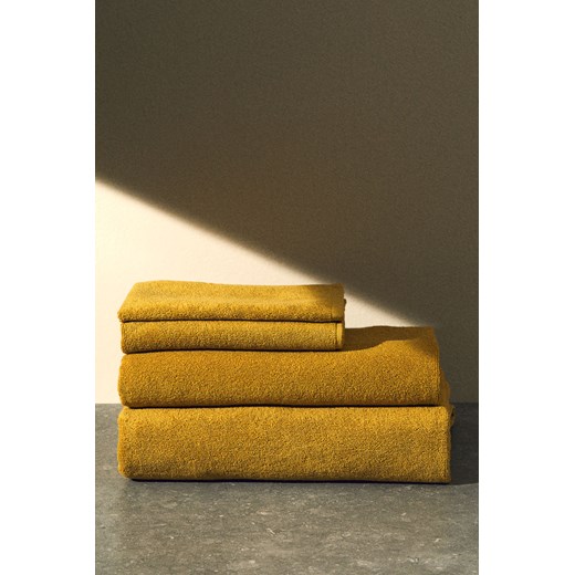 H & M - Duży ręcznik kąpielowy z frotte - Żółty ze sklepu H&M w kategorii Ręczniki - zdjęcie 169853240