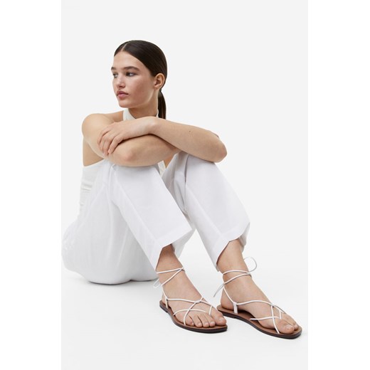 H & M - Skórzane sandały - Biały ze sklepu H&M w kategorii Sandały damskie - zdjęcie 169853322