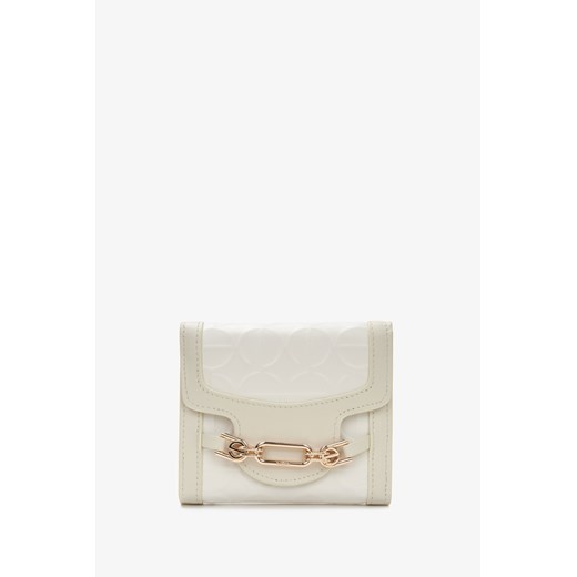 Estro: Mały jasnobeżowy portfel damski ze złotą sprzączką ze sklepu Estro w kategorii Portfele damskie - zdjęcie 169873952