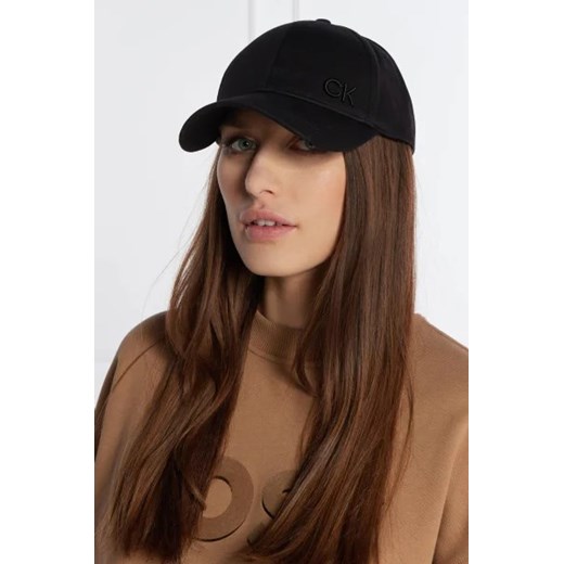 Czarne czapka z daszkiem damska Calvin Klein 