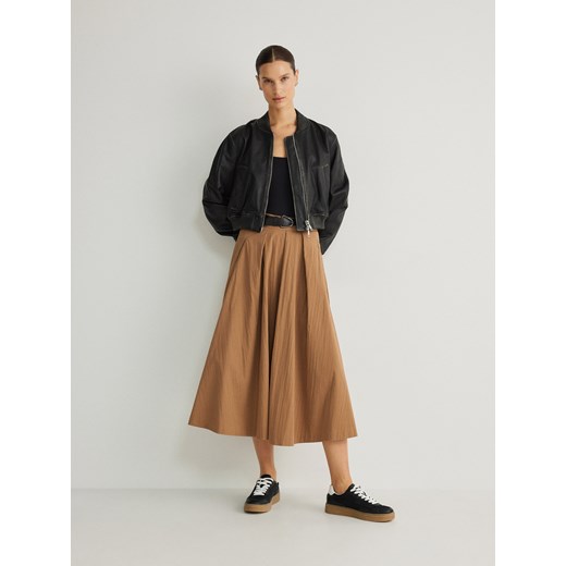 Reserved - Rozkloszowana spódnica z paskiem - beżowy ze sklepu Reserved w kategorii Spódnice - zdjęcie 169879154