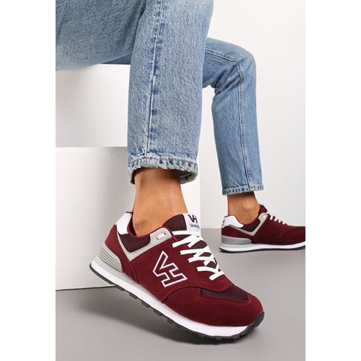 Bordowe Sznurowane Buty Sportowe z Naszywką z Boku Koriala ze sklepu born2be.pl w kategorii Buty sportowe damskie - zdjęcie 169891803