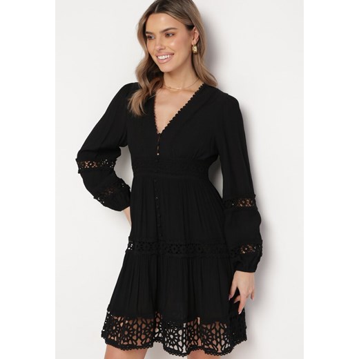 Czarna Sukienka Mini z Ażurowymi Wstawkami i Gumką w Talii Raliasa ze sklepu Born2be Odzież w kategorii Sukienki - zdjęcie 169936232