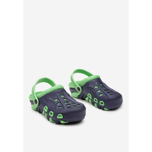 Granatowo-Zielone Casualowe Klapki Dziurkami z Kolorową Wyściółką i Paskiem na 45 promocyjna cena born2be.pl