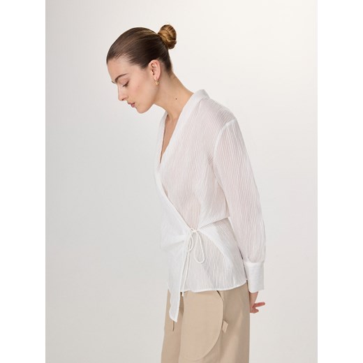 Reserved - Kopertowa bluzka z wiązaniem - biały ze sklepu Reserved w kategorii Koszule damskie - zdjęcie 169965720