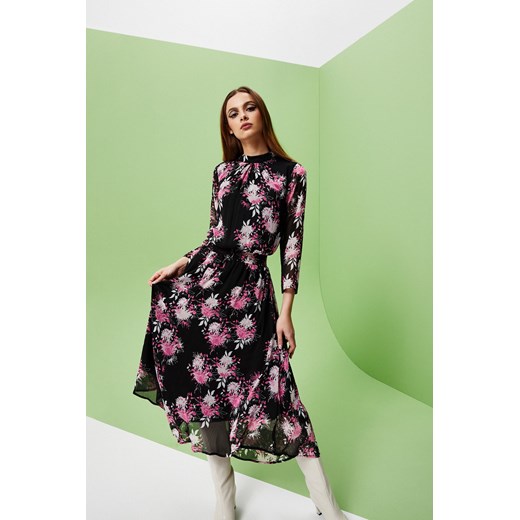 Szyfonowa sukienka z nadrukiem ze sklepu Moodo.pl w kategorii Sukienki - zdjęcie 170016320