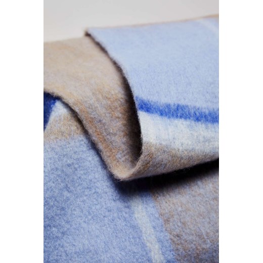 Szal w kratkę z frędzlami niebieski uniwersalny promocyjna cena Moodo.pl