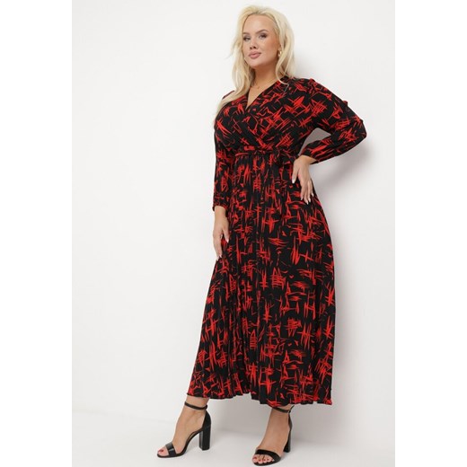 Czarno-Czerwona Rozkloszowana Sukienka Maxi z Gumką w Talii i Abstrakcyjnym Wzorem Akallia ze sklepu Born2be Odzież w kategorii Sukienki - zdjęcie 170020594