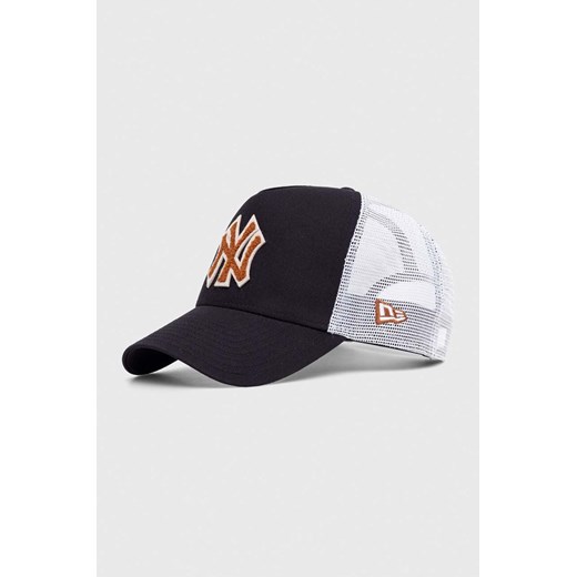 New Era czapka z daszkiem kolor granatowy z aplikacją NEW YORK YANKEES ze sklepu PRM w kategorii Czapki z daszkiem damskie - zdjęcie 170039421