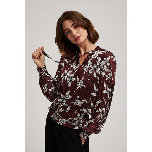 Koszula z kwiatowym wzorem kasztanowa ze sklepu Moodo.pl w kategorii Koszule damskie - zdjęcie 170047991