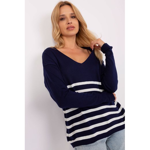 Granatowy damski sweter oversize z dekoltem V ze sklepu 5.10.15 w kategorii Swetry damskie - zdjęcie 170073210