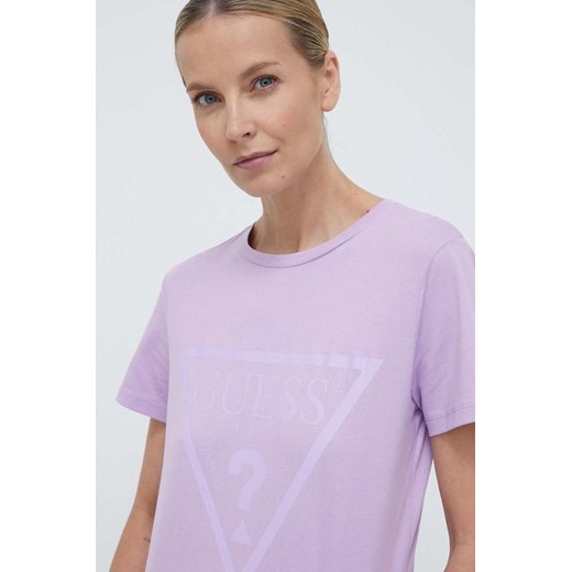 Guess t-shirt bawełniany ADELE kolor fioletowy V2YI07 K8HM0 ze sklepu ANSWEAR.com w kategorii Bluzki damskie - zdjęcie 170116554