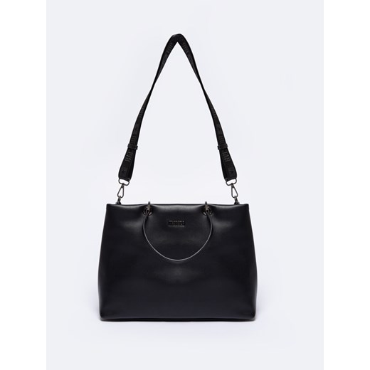 Torba damska klasyczna czarna z dodatkowym logowanym paskiem NN574149 906 ze sklepu Big Star w kategorii Torby Shopper bag - zdjęcie 170124090