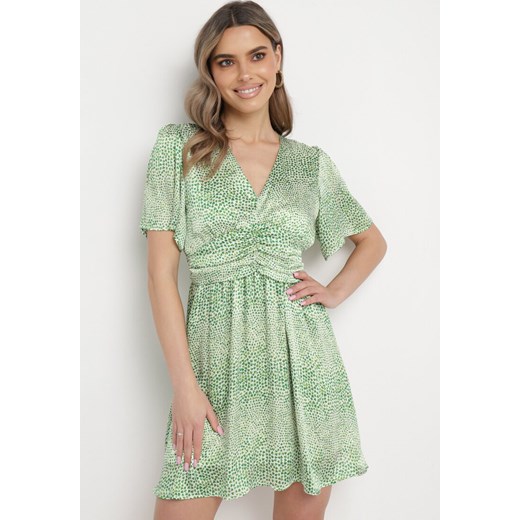 Zielona Sukienka Rozkloszowana z Dekoltem w V Mini Tallae ze sklepu Born2be Odzież w kategorii Sukienki - zdjęcie 170131942