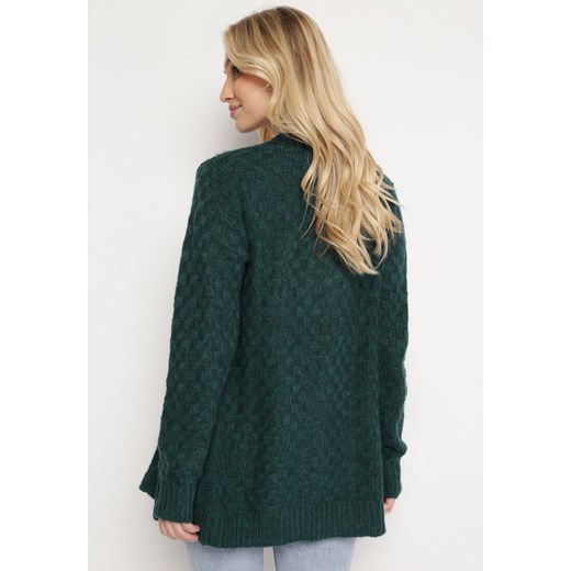 Sweter damski zielony Born2be z dekoltem w literę v w stylu klasycznym 