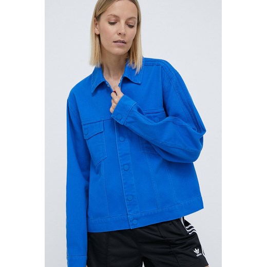 adidas Originals kurtka jeansowa x Ksenia Schnaider damska kolor niebieski przejściowa oversize IU2460 ze sklepu ANSWEAR.com w kategorii Kurtki damskie - zdjęcie 170206333