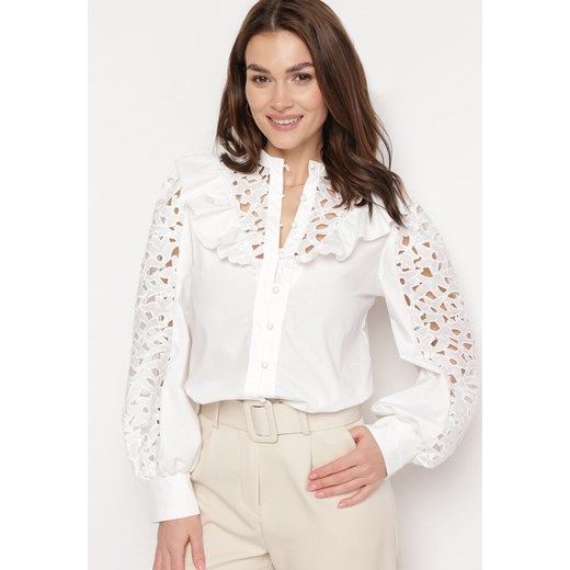 Biała Koszula z Falbanką i Ażurowymi Rękawami Phaelin ze sklepu Born2be Odzież w kategorii Koszule damskie - zdjęcie 170217790
