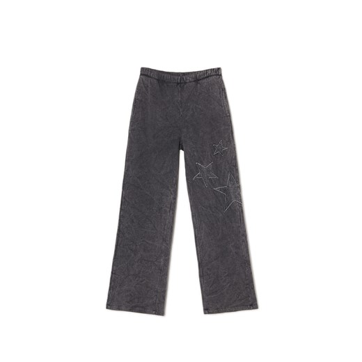 Cropp - Spodnie straight z naszywkami - czarny ze sklepu Cropp w kategorii Spodnie damskie - zdjęcie 170218474