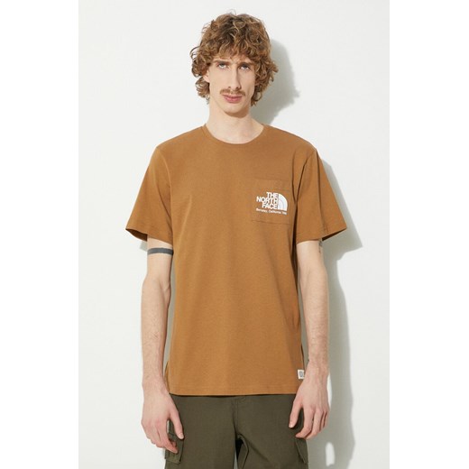 The North Face t-shirt bawełniany M Berkeley California Pocket S/S Tee męski kolor brązowy z nadrukiem NF0A87U21731 ze sklepu ANSWEAR.com w kategorii T-shirty męskie - zdjęcie 170239234