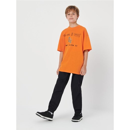 Sinsay - Koszulka z nadrukiem - pomarańczowy ze sklepu Sinsay w kategorii T-shirty chłopięce - zdjęcie 170246542
