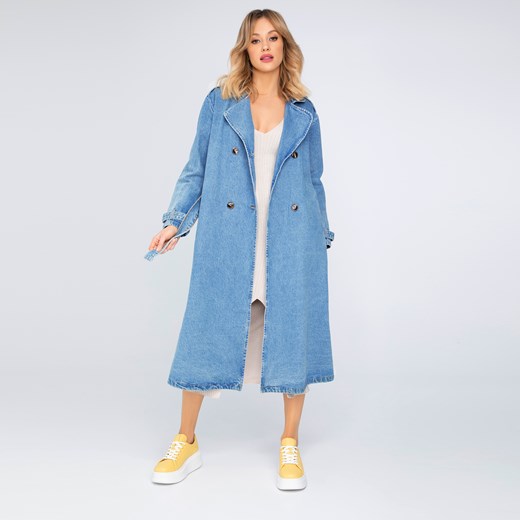 Damski płaszcz dżinsowy z paskiem niebieski ze sklepu WITTCHEN w kategorii Płaszcze damskie - zdjęcie 170271753