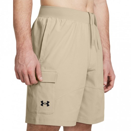 Beżowe spodenki męskie Under Armour 