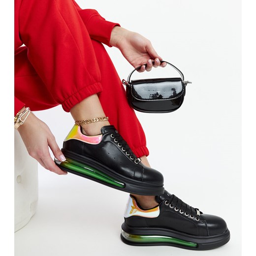 Czarne sneakersy na platformie GOE NN2N4030 ze sklepu gemre w kategorii Buty sportowe damskie - zdjęcie 170284074