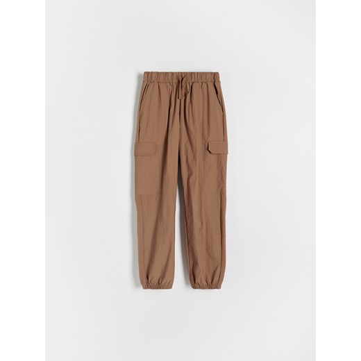 Reserved - Spodnie parachute z łączonych materiałów - brązowy ze sklepu Reserved w kategorii Spodnie chłopięce - zdjęcie 170288172