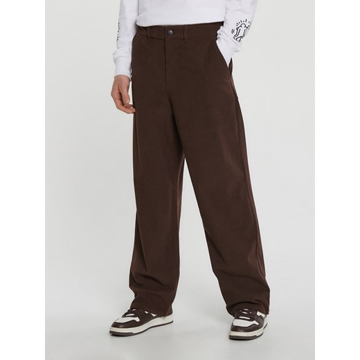 Cropp - Sztruksowe spodnie chino - brązowy Cropp 34 promocyjna cena Cropp