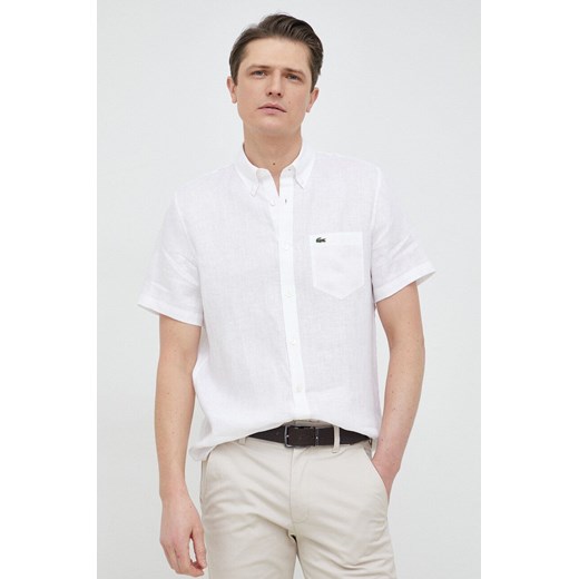 Lacoste koszula lniana kolor biały regular z kołnierzykiem button-down ze sklepu PRM w kategorii Koszule męskie - zdjęcie 170329540