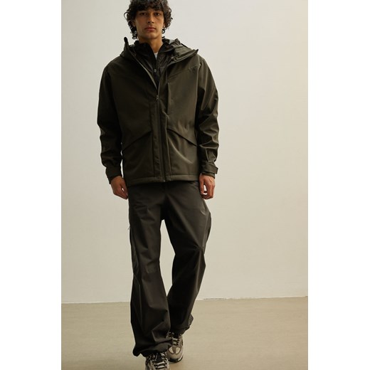 H & M - Przeciwdeszczowa kurtka typu softshell - Zielony ze sklepu H&M w kategorii Kurtki męskie - zdjęcie 170335401