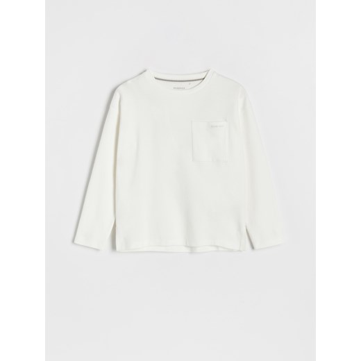Reserved - Longsleeve oversize z kieszenią - złamana biel ze sklepu Reserved w kategorii T-shirty chłopięce - zdjęcie 170343684