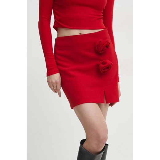 Answear Lab spódnica kolor czerwony mini rozkloszowana ze sklepu ANSWEAR.com w kategorii Spódnice - zdjęcie 170412871