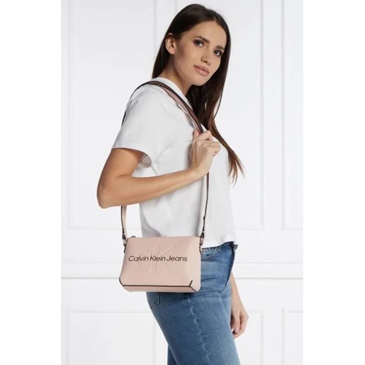 Listonoszka Calvin Klein ze skóry ekologicznej