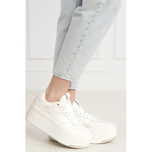 Buty sportowe damskie białe Guess sneakersy z tkaniny 