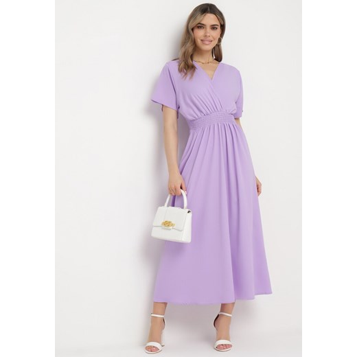 Fioletowa Sukienka Długa o Rozkloszowanym Fasonie z Kopertowym Dekoltem Saliusa ze sklepu Born2be Odzież w kategorii Sukienki - zdjęcie 170441222